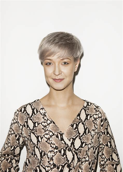 Iza - Hairmate School