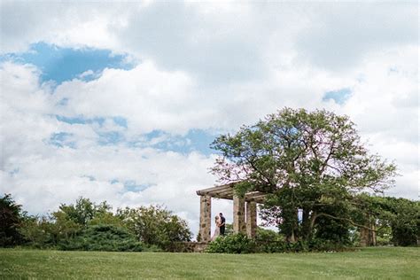 The Perfect Botanical Gardens Engagement Session in Milwaukee | Truly ...