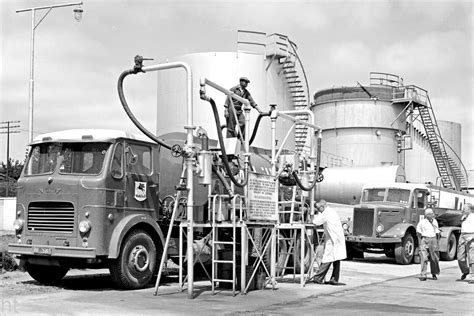 Bethlehem Ofs Leyland Truck Tanker Taking On Fuel At Fue Flickr