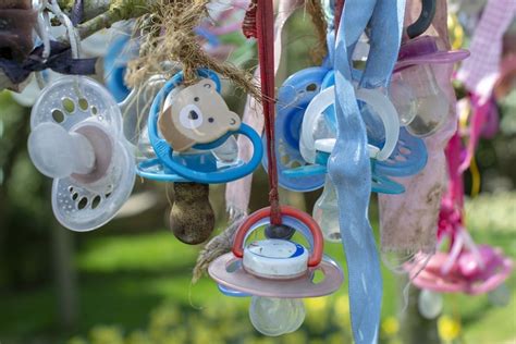 Avec L Arbre T Tines Les Enfants Se S Parent De Leurs Tututes Avec