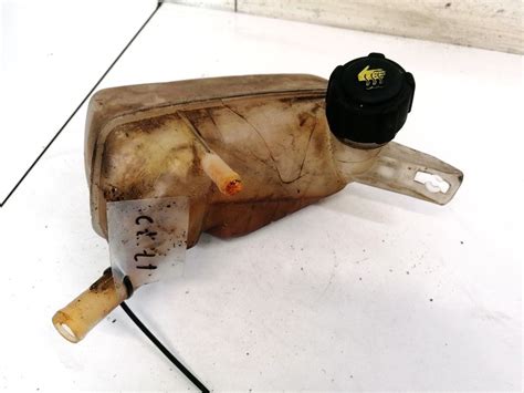 Used Expansion Tank Coolant Radiator Expansion Tank Bottle