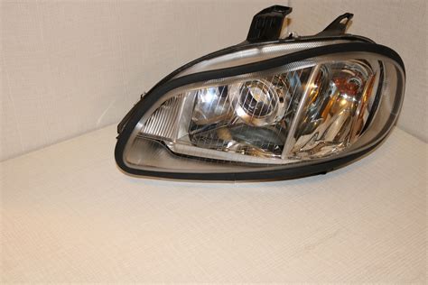 Freightliner M2 Bi Xenon Projector Headlight Upgrade Deep Space Lighting