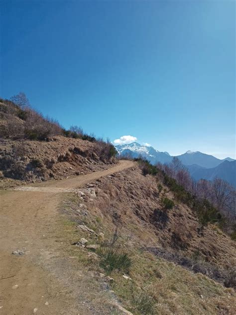 Anello Del Giumello Periplo Del Monte Muggio Trekking Lecco