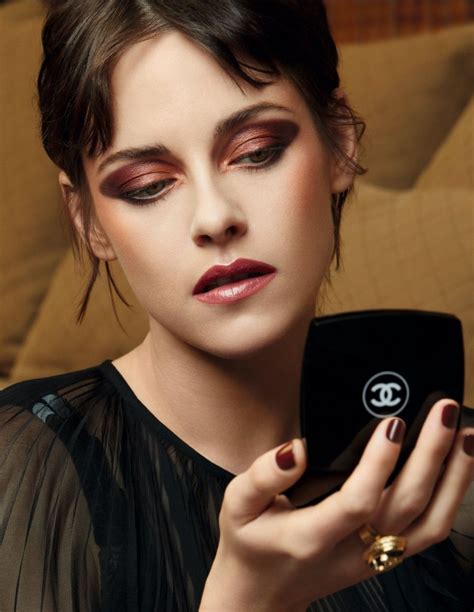 KRISTEN STEWART For New Chanel Fall 2023 Make Up Collection HawtCelebs