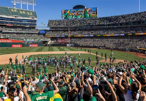 Live Blog Oakland Athletics Last Game At Coliseum Vs Texas Rangers