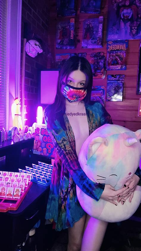 Based on what you can see, do you think I have cute little boobs