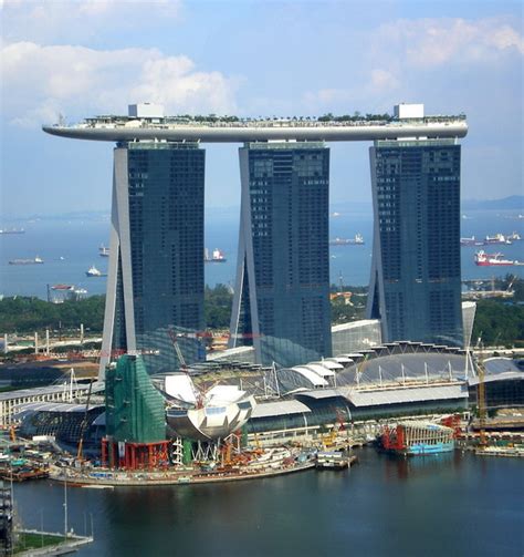 Skyscrapper: Marina Bay Sands Skybridge, Singapore