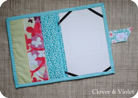 Kindle Keyborad Book-Style Cover - Clover & Violet