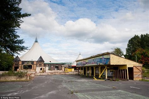 Camelot Theme Park Now Lies Abandoned And Looks Like A Horror Movie Set