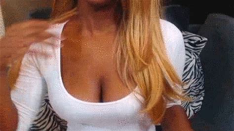 Num1EbonyFantasy Popping And Rubbing Balloons On Naked Juicy TITS