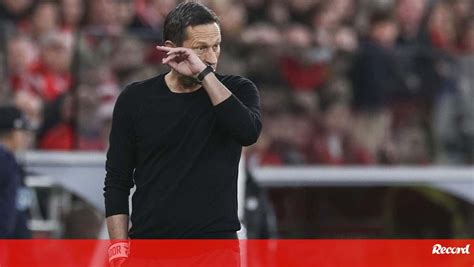 O Onze Do Benfica Para O Jogo O Arouca Benfica Jornal Record