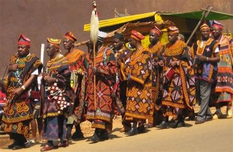 Cameroon clothing - A description of the traditional attire of Cameroon ...