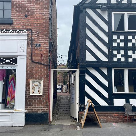 Knutsford's Hidden Gems - How to find the town's secret spots