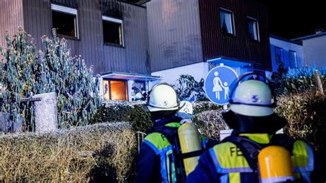 Feuerwehreinsatz in Oberstenfeld Niemand da Wohnhaus gerät in Brand