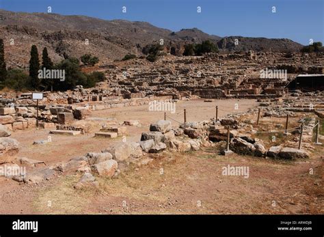 Minoan Palace Kato Zakros Tourist Banque De Photographies Et Dimages