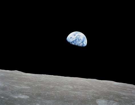 Apollo 8 Astronaut Bill Anders Captures Earthrise