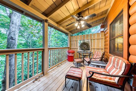 Cabin with Hot Tub | Sevierville, TN | Glamping Hub