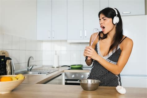 Free Photo Attractive Young Skinny Smiling Woman Having Fun Cooking