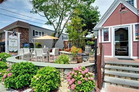 15 Best Restaurants in Hyannis, MA for 2025 (Top Eats!)