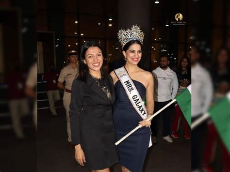 Mrs Galaxy Captain Chahat Dalal Spotted At Mumbai International Airport