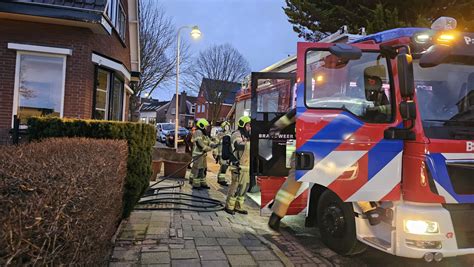 Brandweer Rukt Met Spoed Uit Voor Brand Achter Woning Aan Bosch In