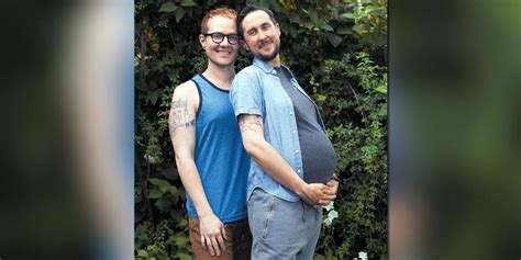 El gay y el transexual que tuvieron un hijo biológico
