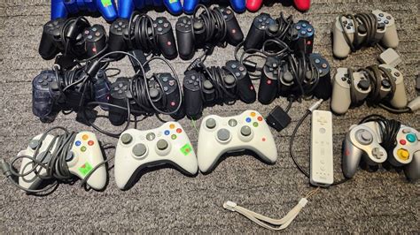 Lot Of 22 Broken Ps2 Ps3 Ps4 Xbox Gc Controllers And Ps2 Console