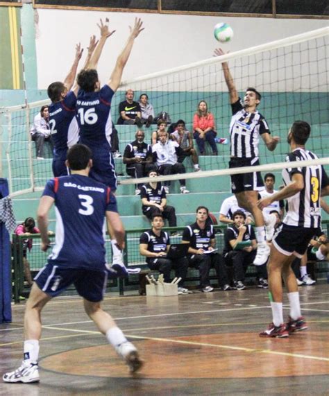 Santos derrota São Caetano na estreia do returno do Paulista de Vôlei