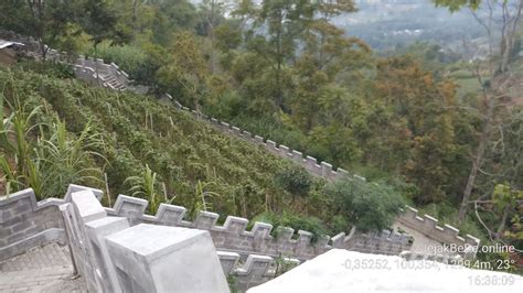 Menikmati Keindahan Bukittinggi Dari Puncak Janjang Sajuta Pada Lereng