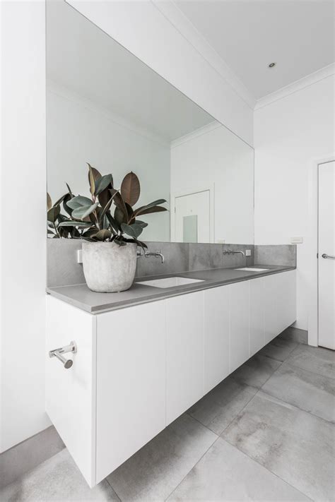 Hampton House Modern Bathroom Melbourne By Mayphotography