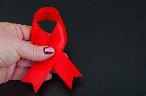 Dia Mundial Da Aids Fita Vermelha S Mbolo Foto Premium