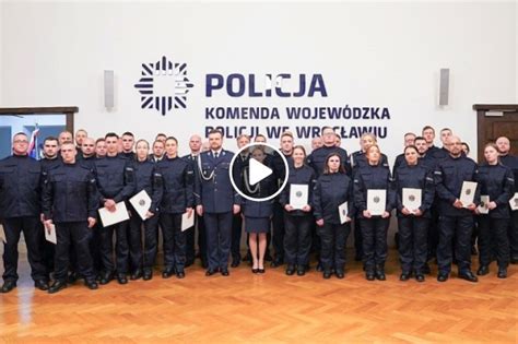 Nowi Policjanci W Dolno L Skim Garnizonie Dw Ch Z Nich B Dzie S U Y W