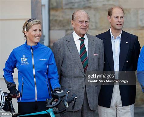 Us Prince Edward Sophie Duke Of Edinburgh Photos Et Images De