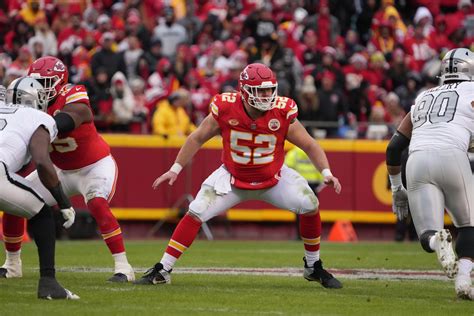 PFF Center Rankings: Top 32 ahead of the 2024 NFL season