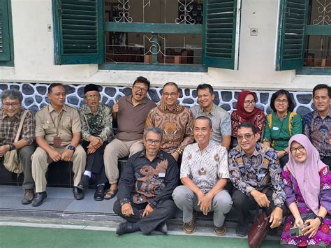 Anies Kenang Masa Belajar Di Smp Negeri 5 Yogyakarta Ini Sosok Guru