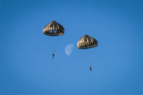 11e Brigade Parachutiste La Brigade De Lurgence De Larmée De Terre