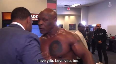 Famous boxer ass exposed in interview ThisVid Türkçe