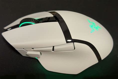 Razer、製品が出回りだした多機能ワイヤレスゲーミングマウスのホワイトモデル『basilisk V3 Pro White Edition