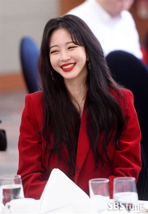 Han Ye Seul Attends Cf Event In Black Suit Dress With Contrasting Nude Bandage Bra Artofit