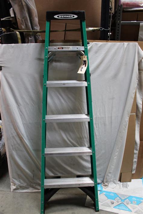 Werner 6 Ft Fiberglass Type 2 225 Lbs Capacity Step Ladder