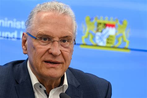 Bayerns Innenminister Joachim Herrmann Warnt AfD Im Freistaat