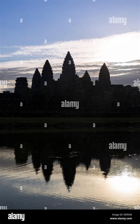 Angkor Wat temple sunrise Stock Photo - Alamy