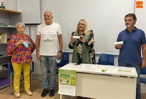 El Tel Fono De La Esperanza Organiza Una Mesa Redonda Sobre La