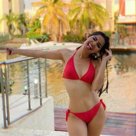 7 Hot Sexy Mariana Avila Bikini Pics