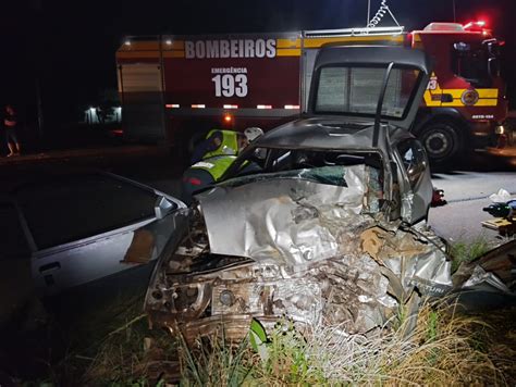 Homem E Mulher Morrem Em Acidente Entre Carro E Caminh O Not Cia Hoje