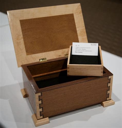 Az Association Of Fine Woodworkers Prove Their Mettle With A Box