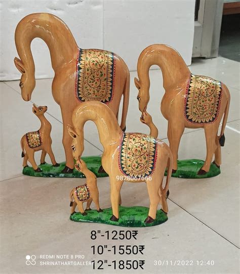 Natural Wood Shrinath Art Gallery Wooden Painted Giraffe For Party