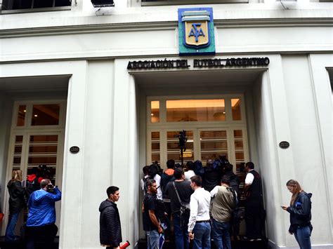 En medio de los allanamientos a la AFA y 18 clubes, el sorteo del