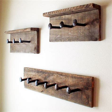 30 Fantastic Diy Hanger Ideas From Wooden Pallets Doityourzelf