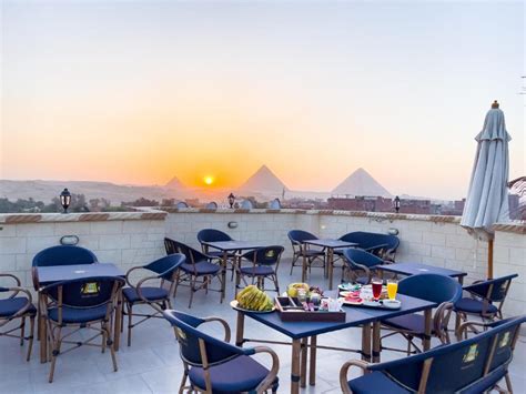 Pyramids Golden Gate Hotel Full Pyramids View And Roof Top El Cairo